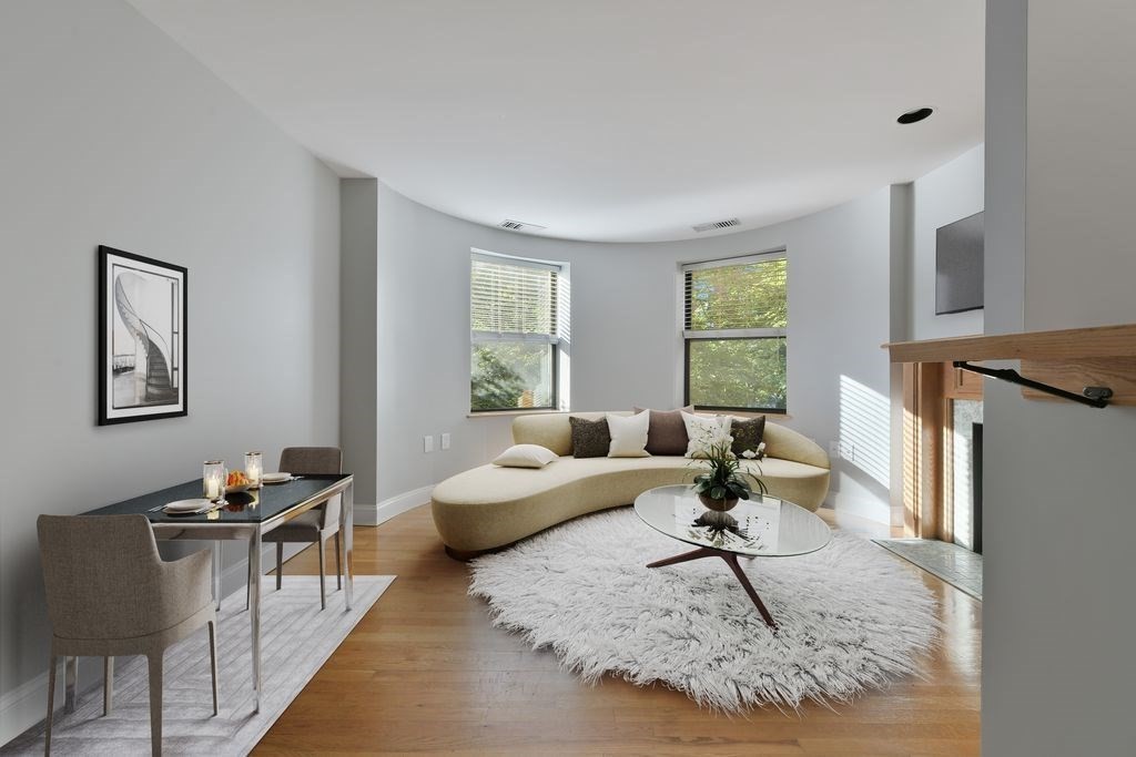 87 Gainsborough Street # 203