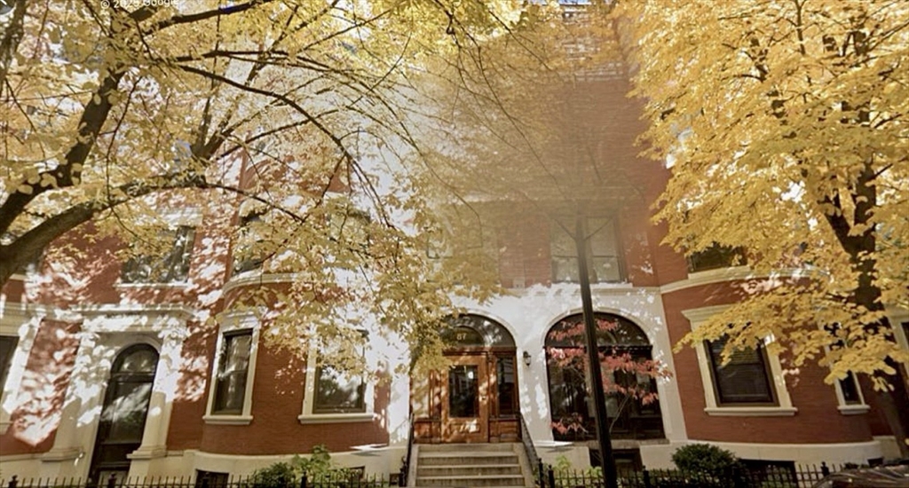 87 Gainsborough Street # 203