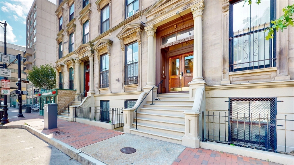 703 Massachusetts Ave. # 17