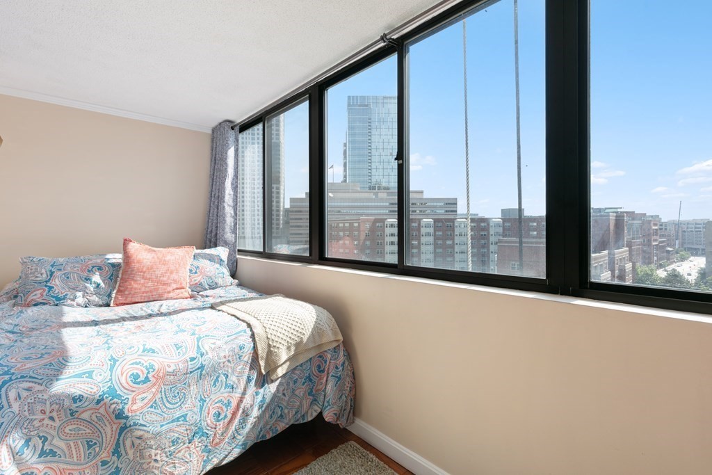 9 Hawthorne Place # 9K