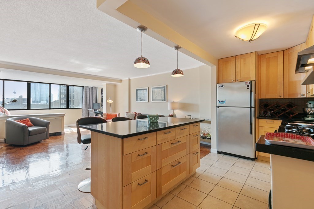 9 Hawthorne Place # 9K