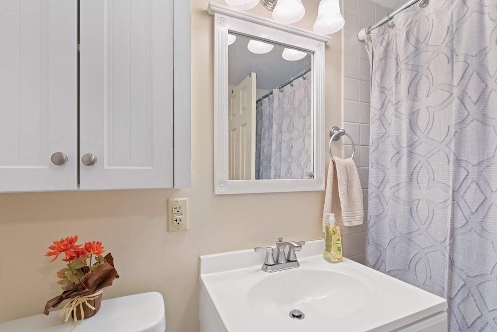 9 Hawthorne Place # 9K