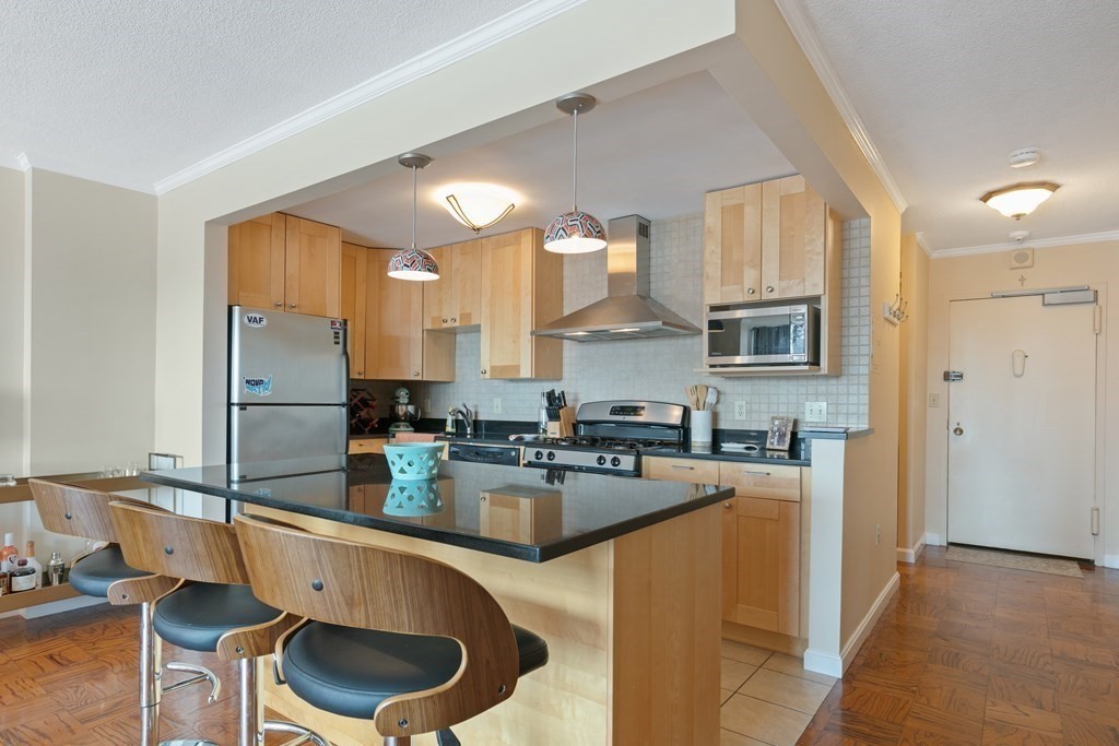 9 Hawthorne Place # 9K