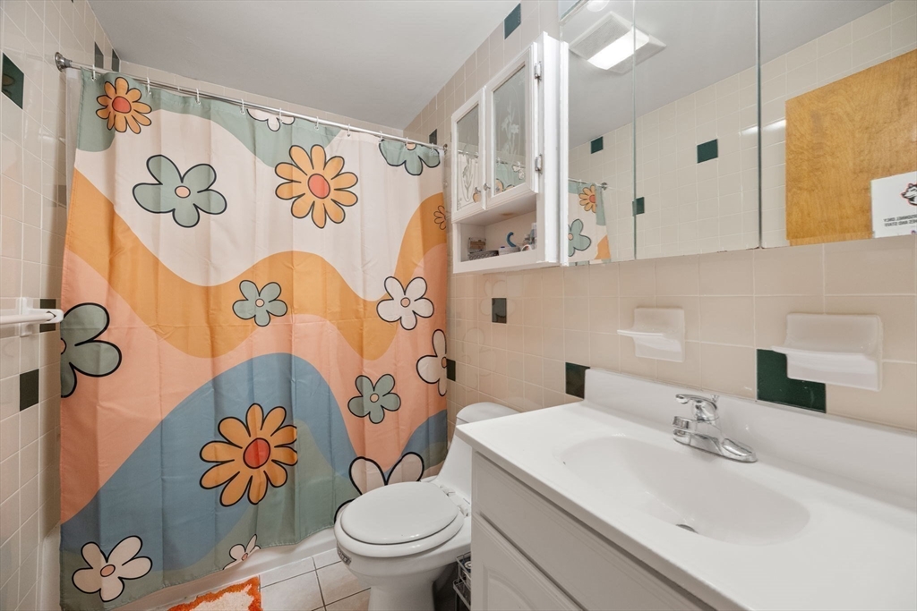 95 Gainsborough Street # 307