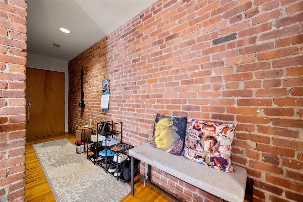 95 Gainsborough Street # 307