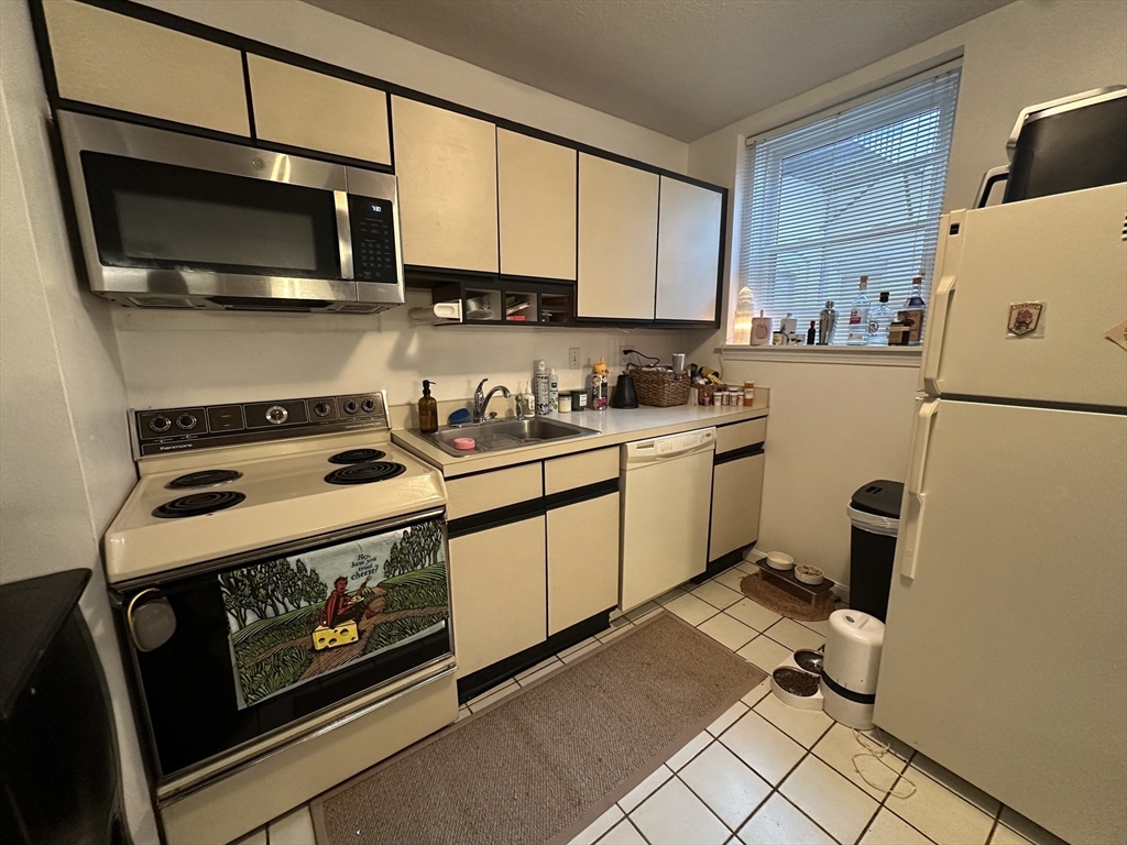 84 Gordon Street # 302