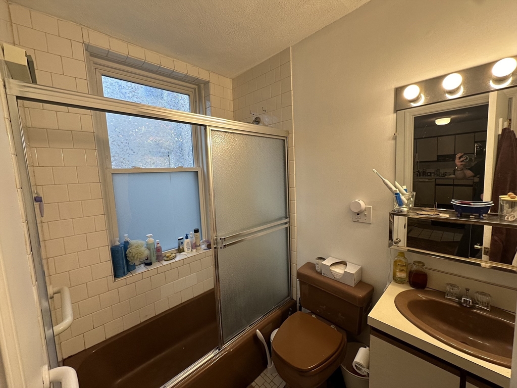 84 Gordon Street # 302