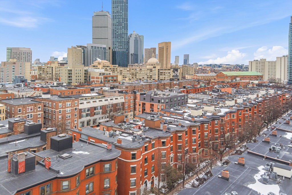111 Gainsborough St # 401