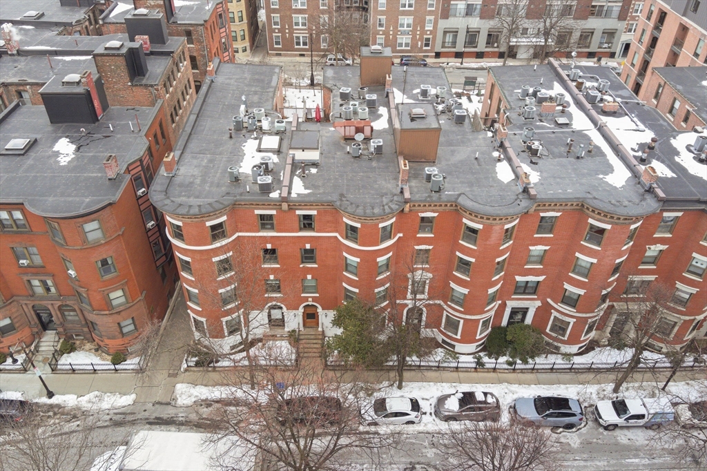 111 Gainsborough St # 401