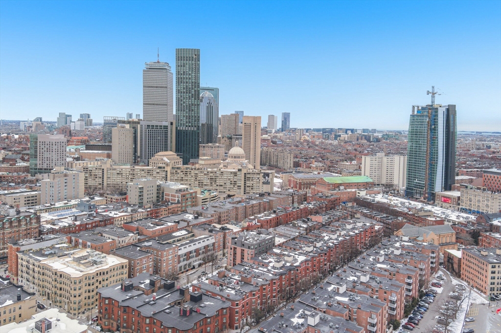 111 Gainsborough St # 401