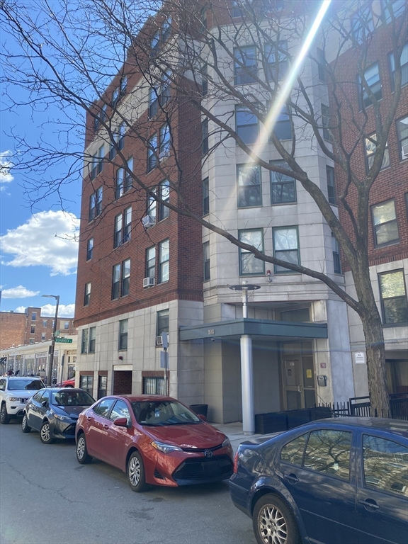 108 Peterborough St. # 4F