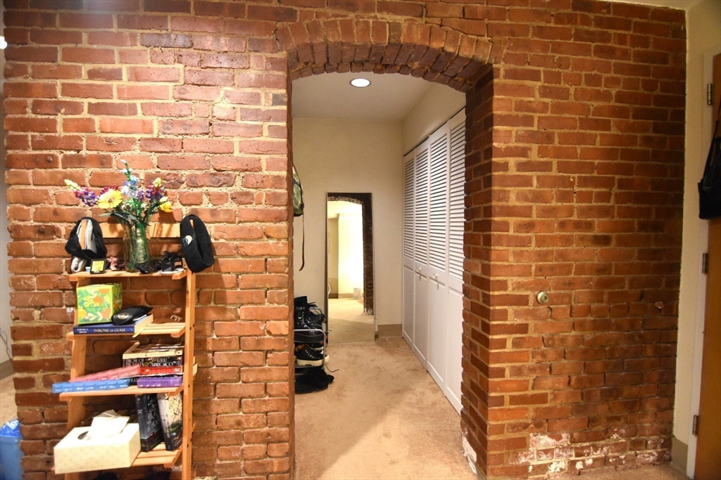 111 Gainsborough Street # 005