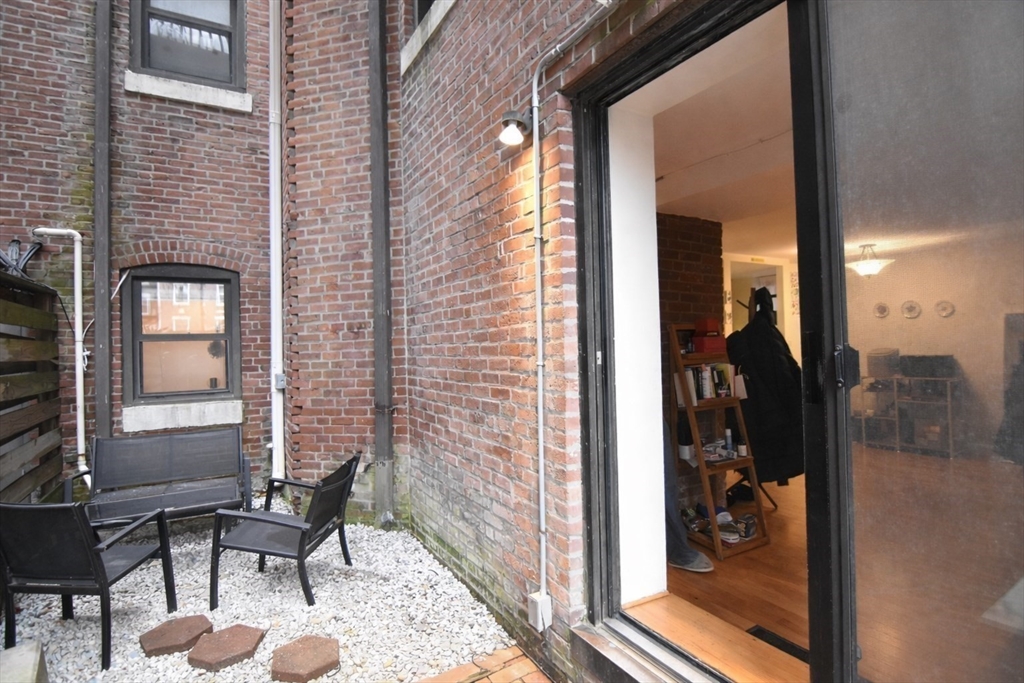 111 Gainsborough Street # 005