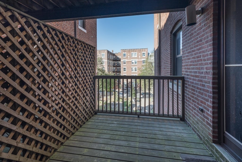 111 Gainsborough St # 308