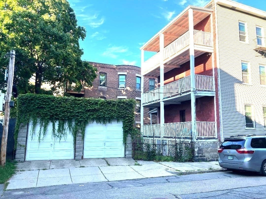 17 Carmel St # 2