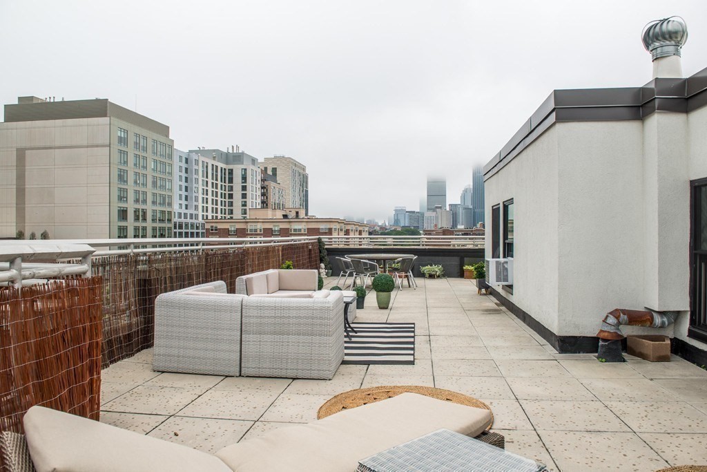 108 Peterborough Street Unit: PHN