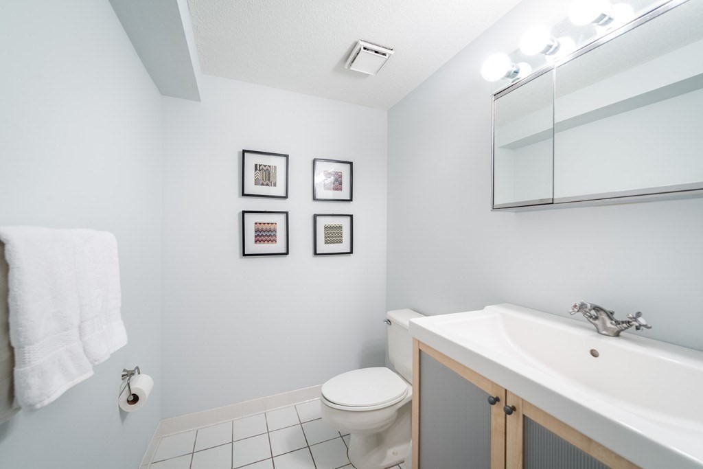 108 Peterborough Street Unit: PHN