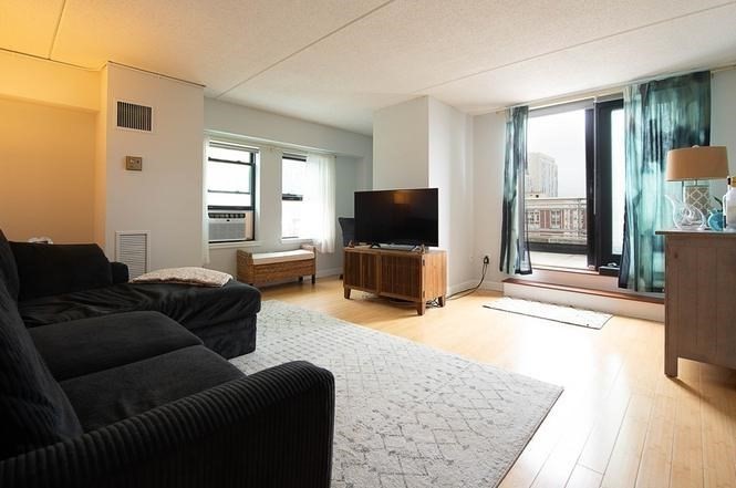108 Peterborough Street Unit: PHN