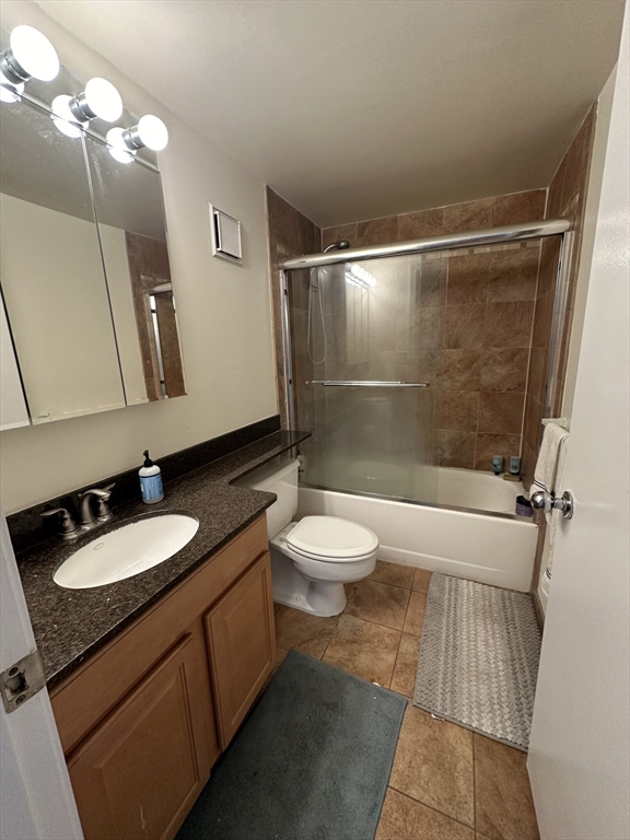 108 Peterborough Street # 7E