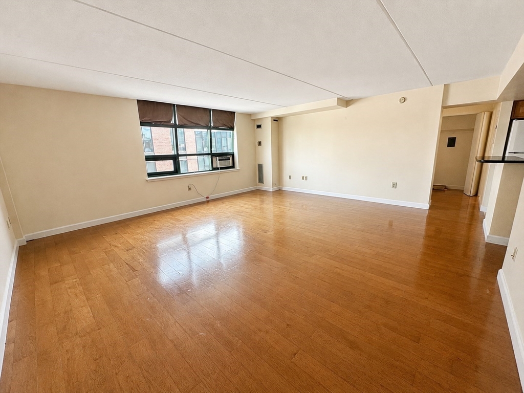 108 Peterborough Street # 7E