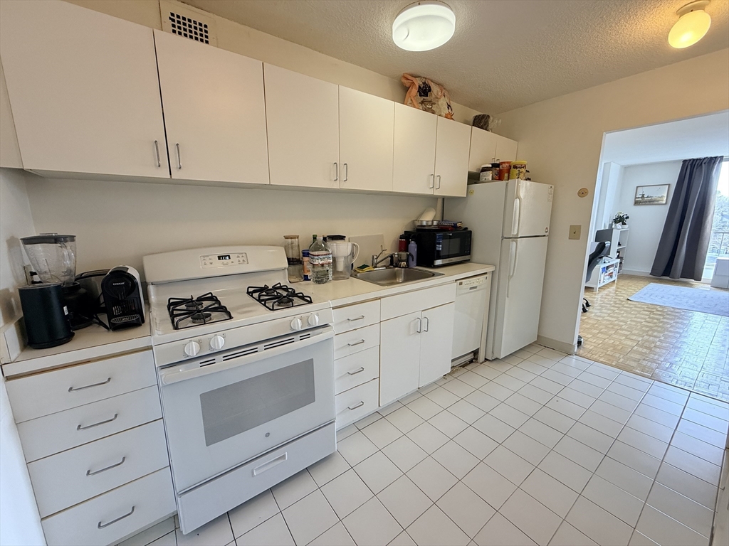 44 Washington St # 712