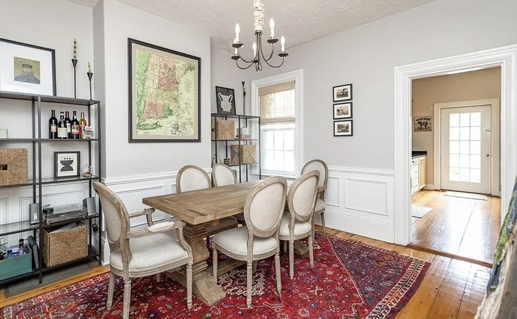 262 W 5th St
