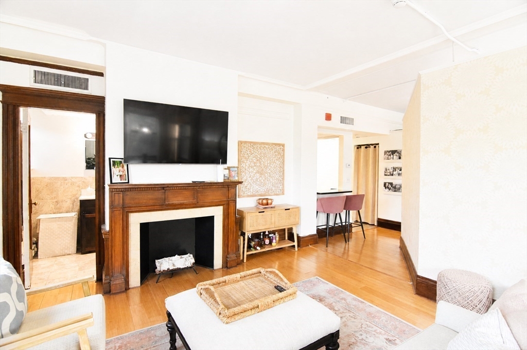 464 Commonwealth Avenue # 33
