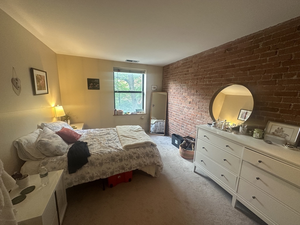 102 Gainsborough Street # 302E