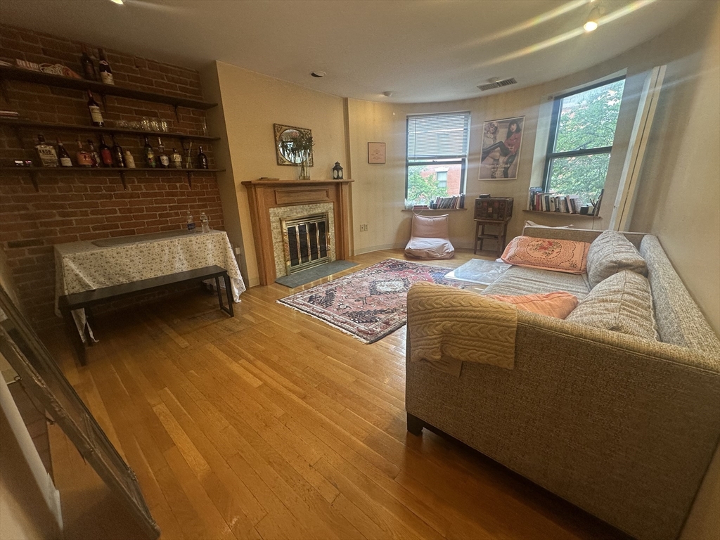 102 Gainsborough Street # 302E