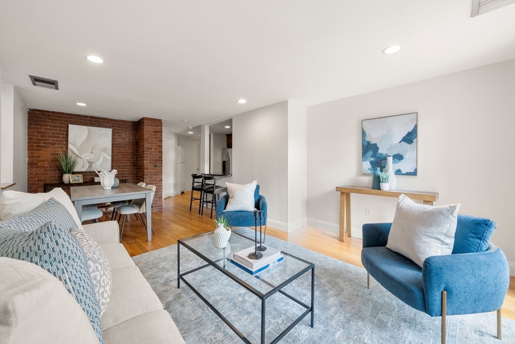 96 Gainsborough St # 6W