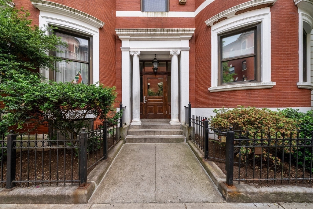 96 Gainsborough St # 6W