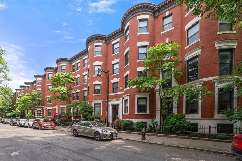 96 Gainsborough St # 6W