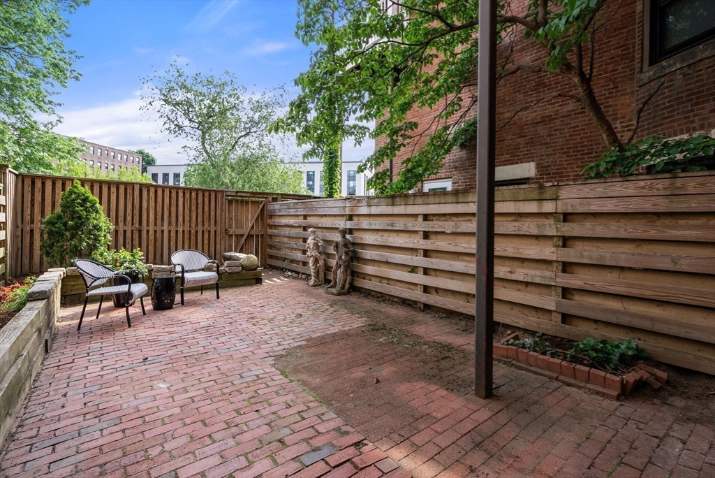96 Gainsborough St # 6W