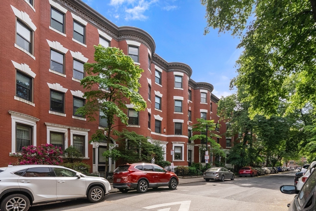 96 Gainsborough St # 6W