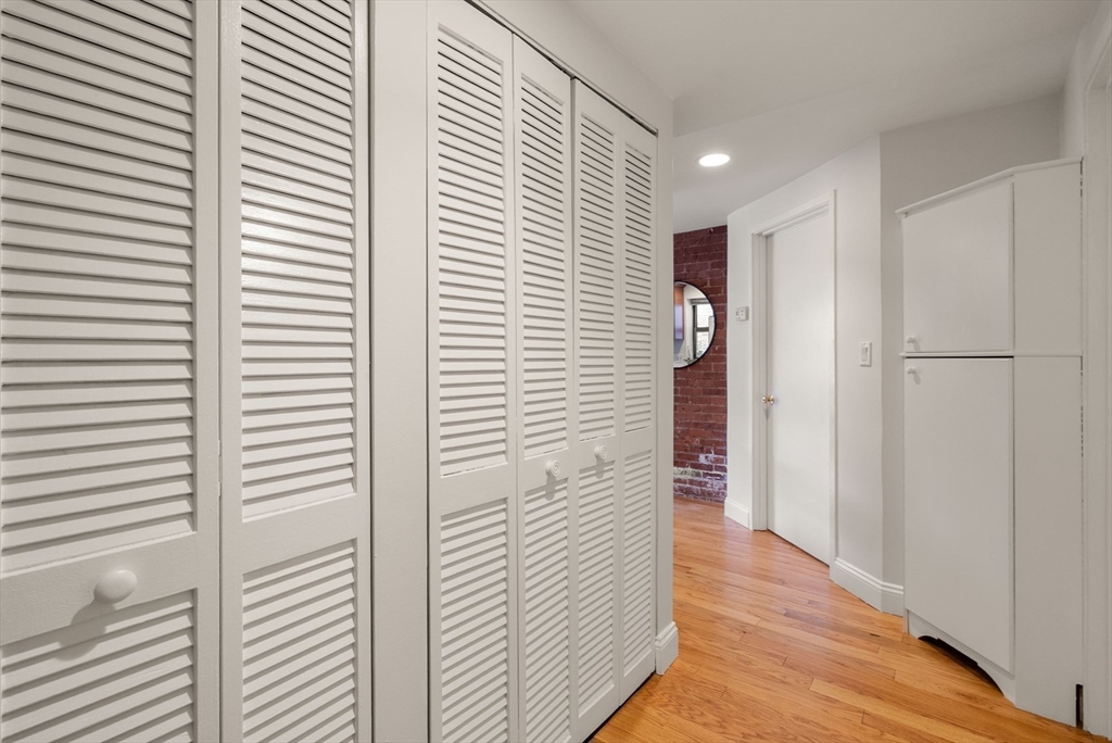 96 Gainsborough St # 6W