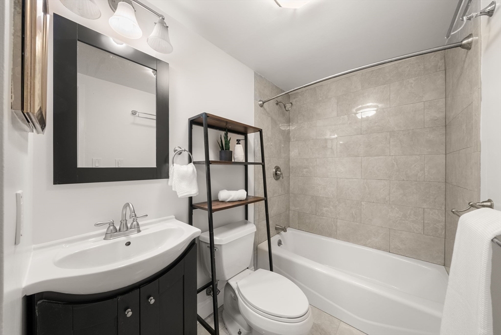 96 Gainsborough St # 6W