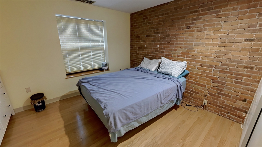 103 Gainsborough St. # 204
