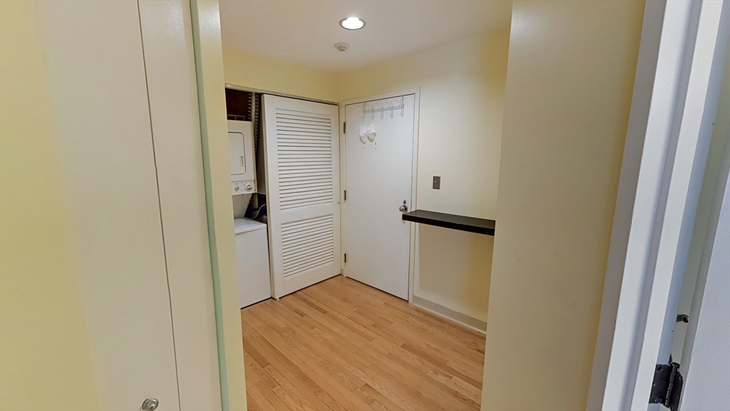 103 Gainsborough St. # 204