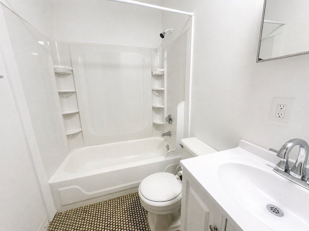 47 Hemenway Street # 6
