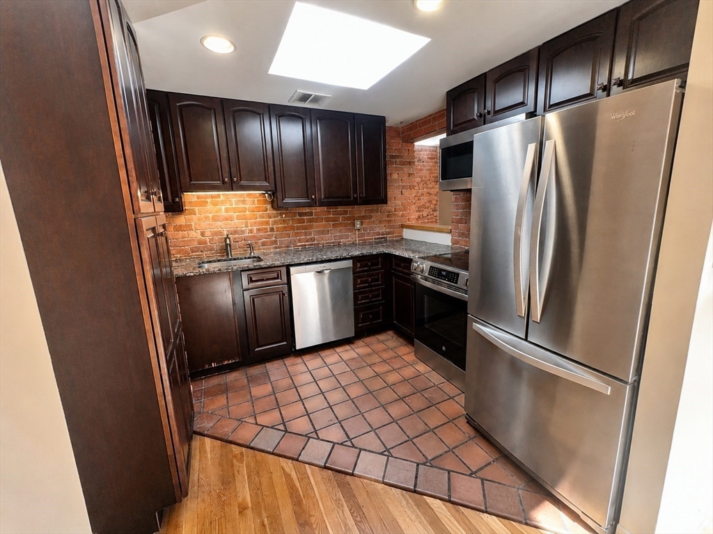 87 Gainsborough Street # 407