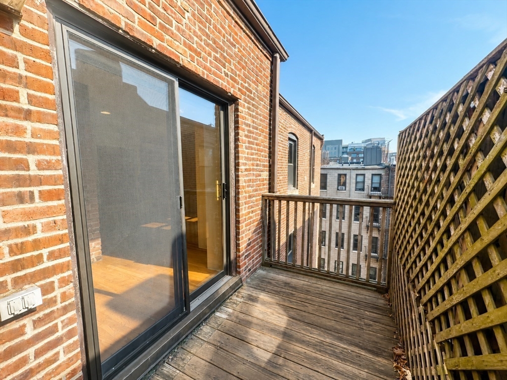 87 Gainsborough Street # 407