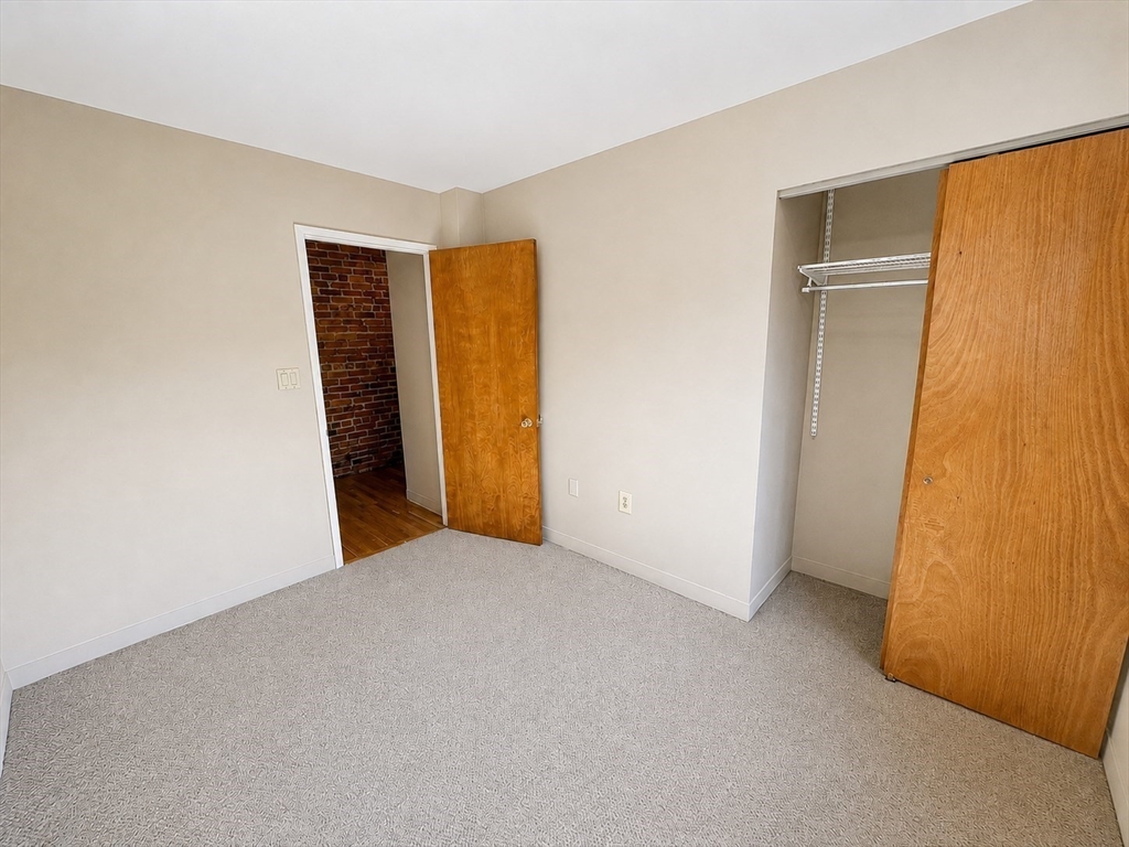 87 Gainsborough Street # 407