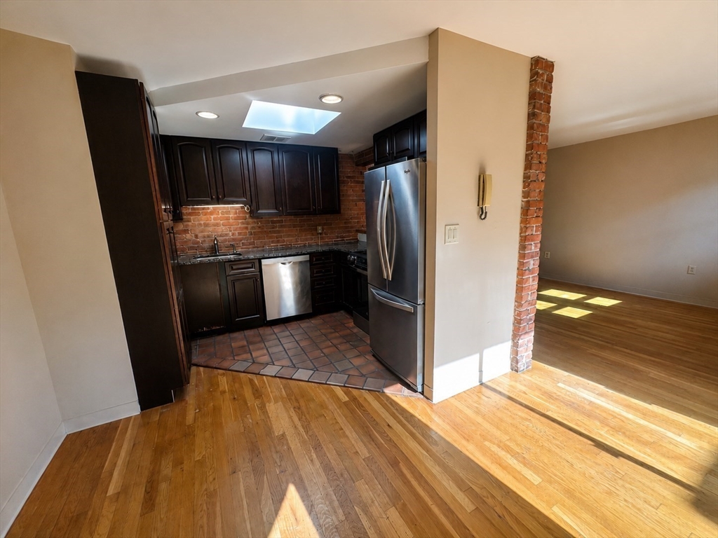 87 Gainsborough Street # 407