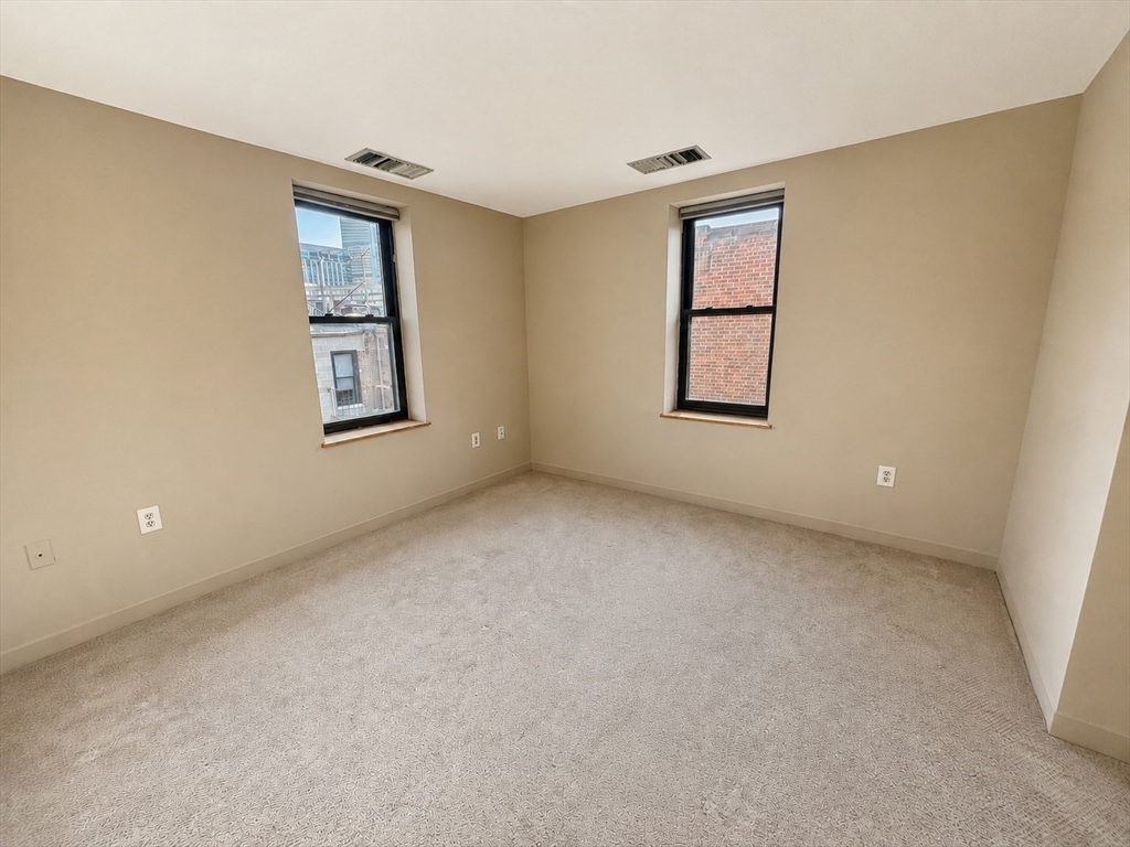 87 Gainsborough Street # 407