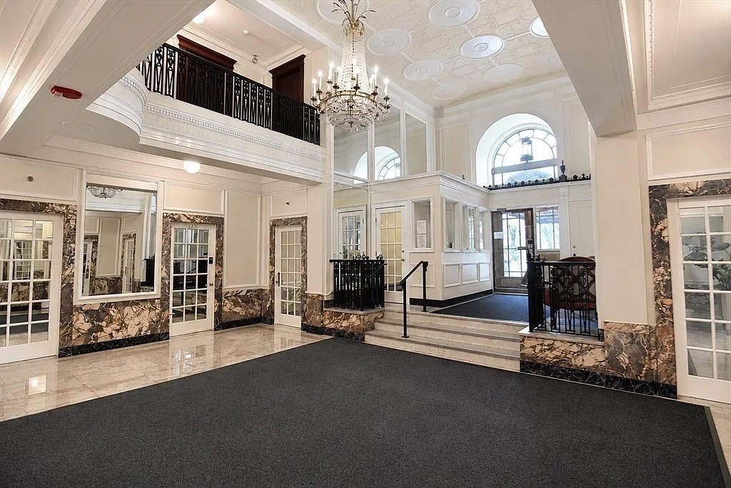 464 Commonwealth Avenue # 33
