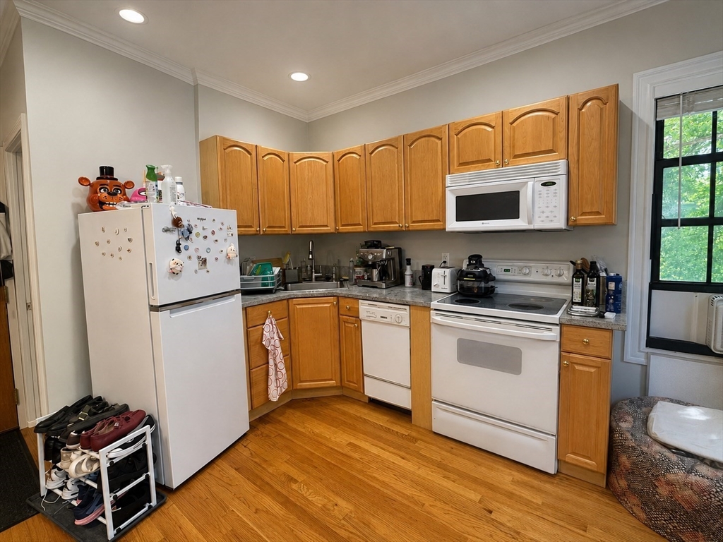 57 Gainsborough St. # 4