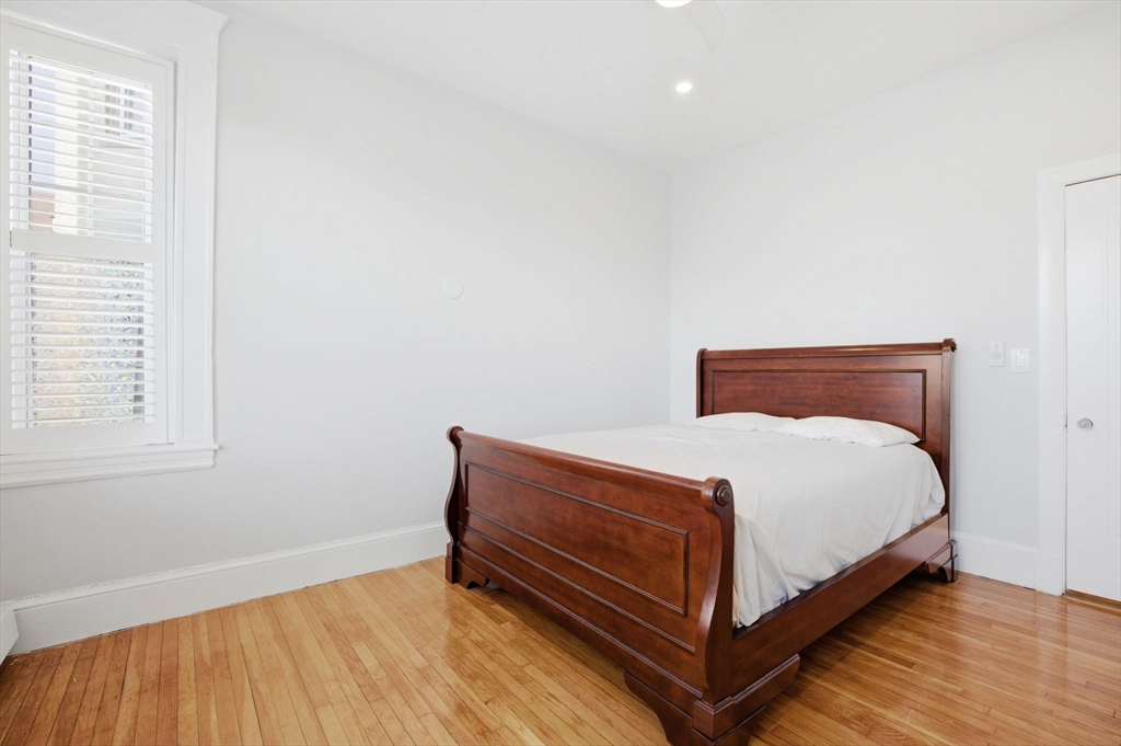 520 Beacon St # 2F