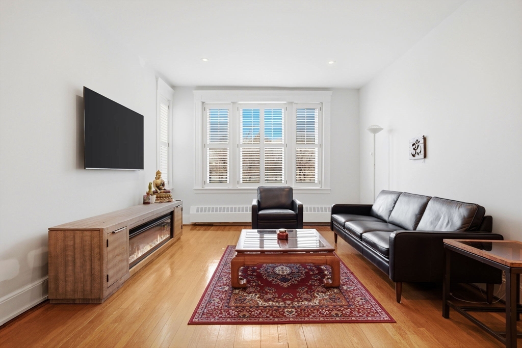 520 Beacon St # 2F