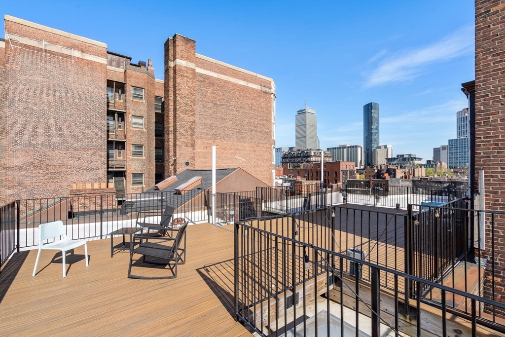 520 Beacon St # 2F