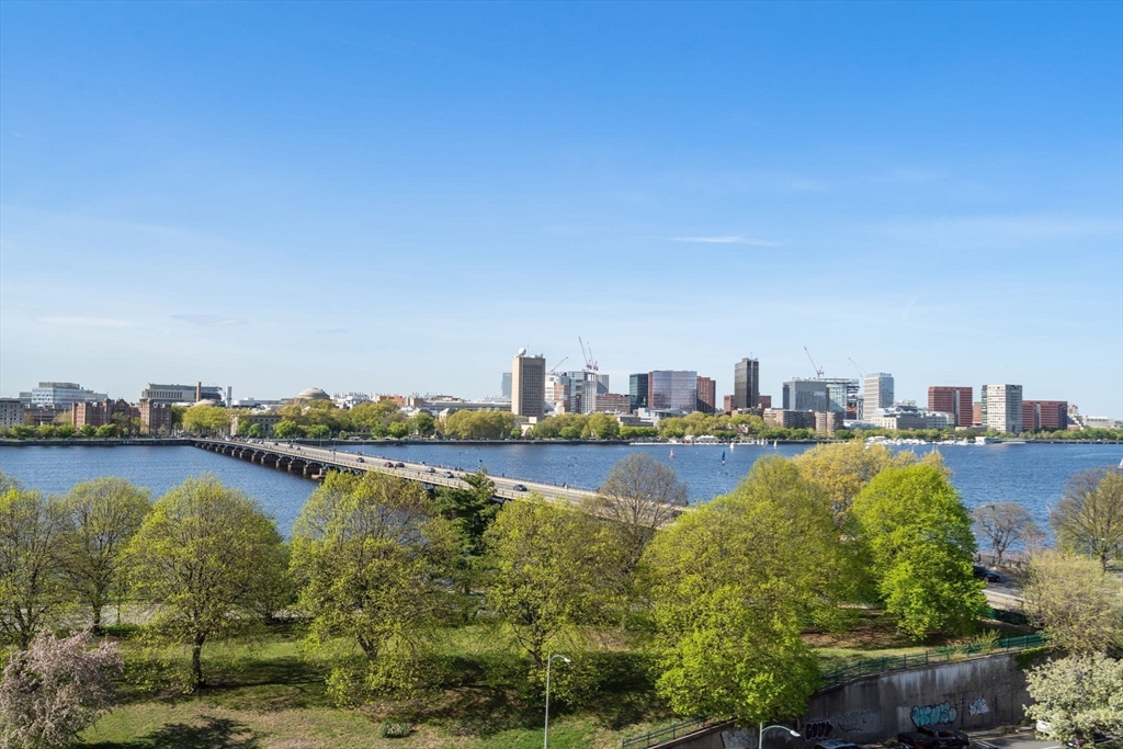 520 Beacon St # 2F
